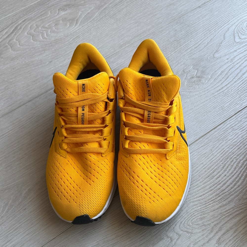 Nike Wmns Air Zoom Pegasus 38 TB 'University Gold'